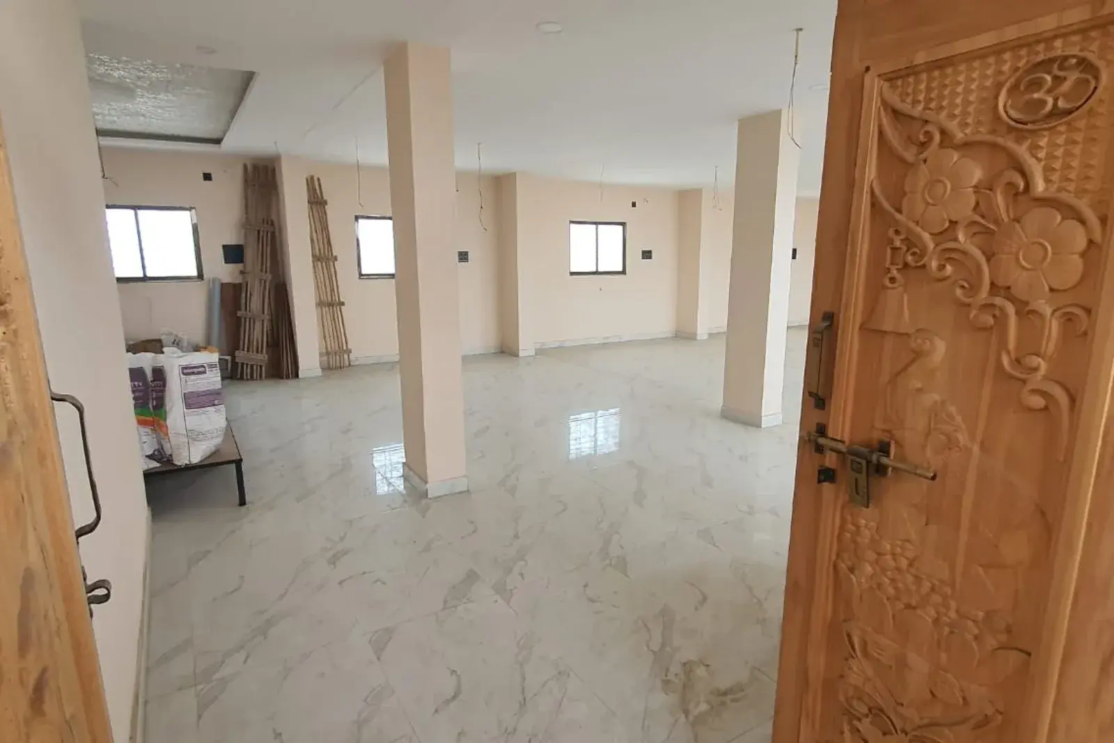 2000 Sqft Commercial Space for Rent with Single Room, Biddapur Colony 2nd Floor