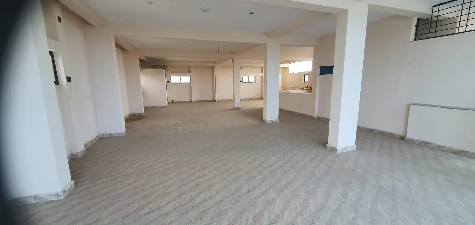 3rd Floor Commercial Space for Rent, 2000 Sqft Single Room and Bathroom