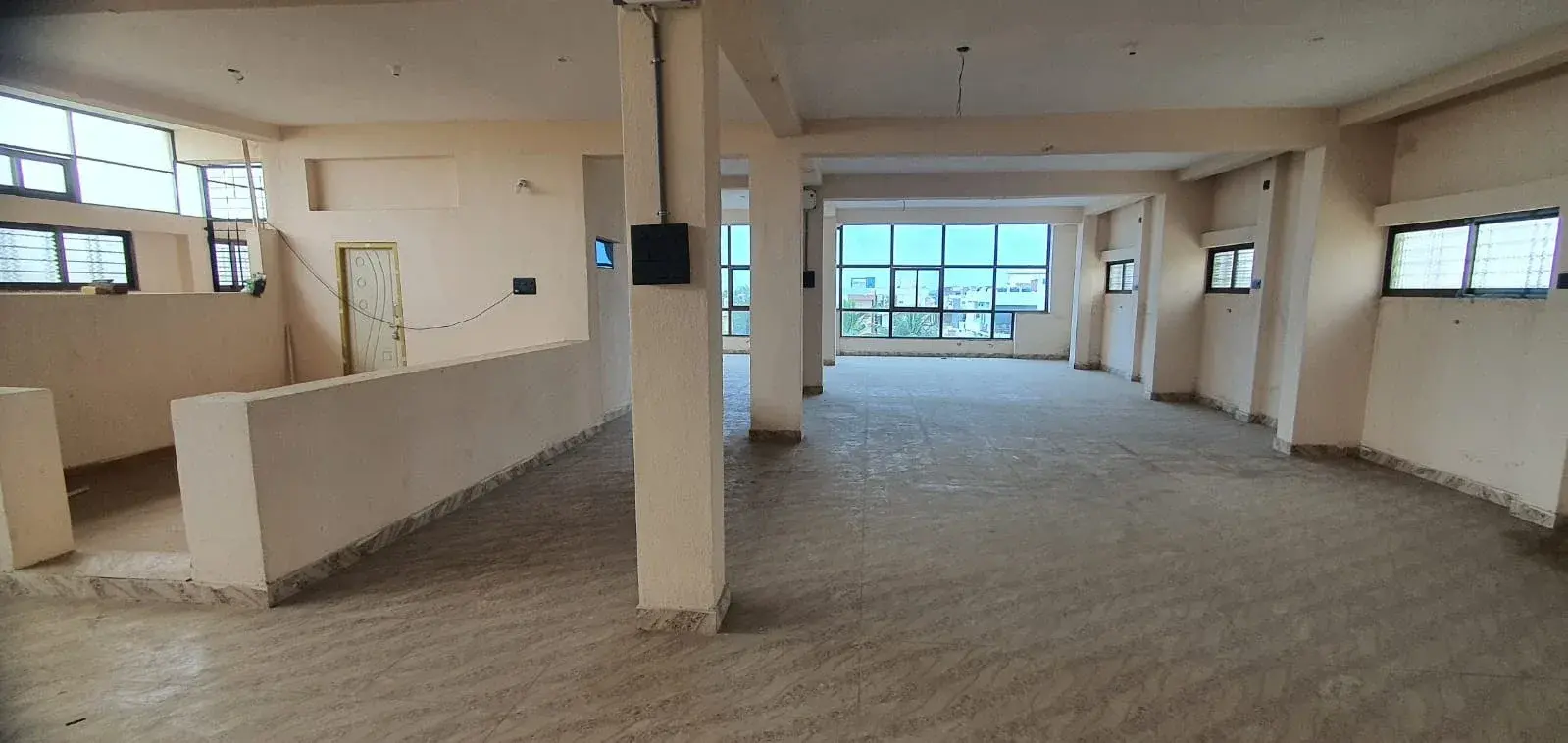 3rd Floor Commercial Space for Rent, 2000 Sqft Single Room and Bathroom
