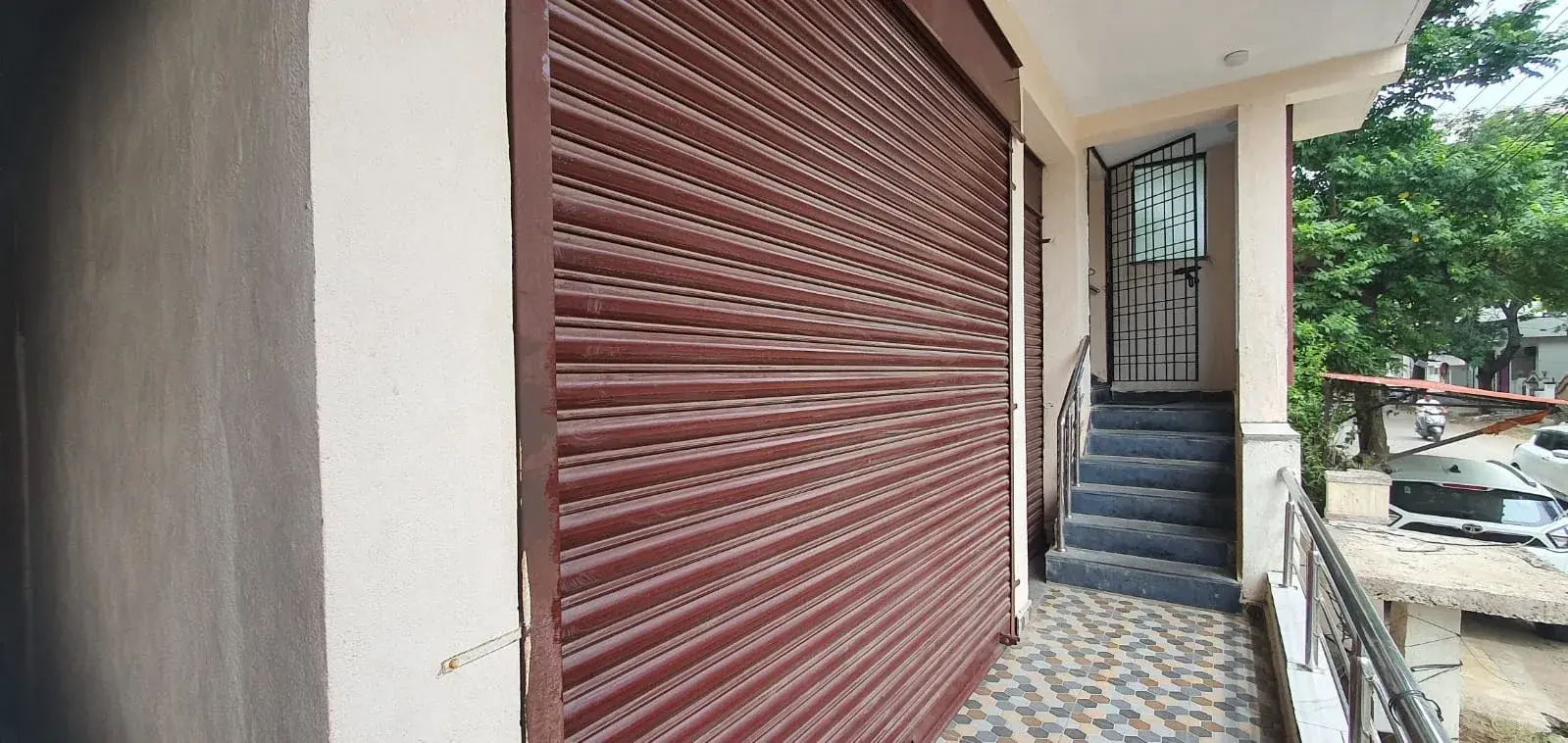 Shop for Rent, Road Attached, 250 Sqft