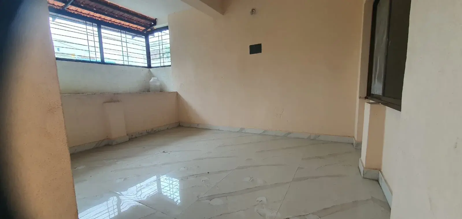 Shop for Rent, Road Attached, 250 Sqft